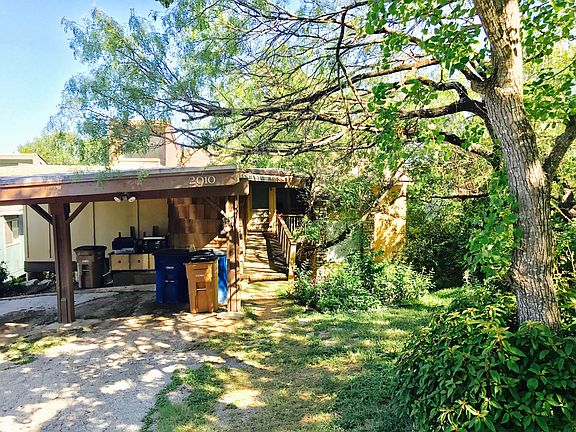 2nd image of 2010 Westridge Dr #B
