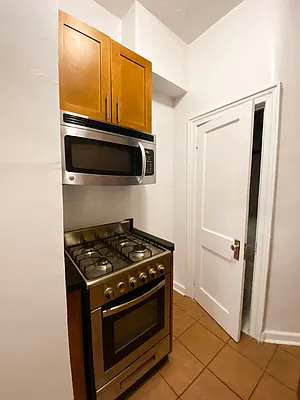 Rented by Waverly Realty Associates | media 24