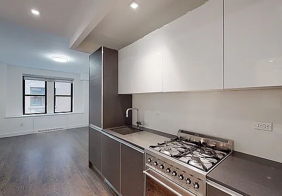 2nd image of 694 Columbus Ave Unit 6C