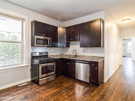 3rd image of 2641 W Augusta Blvd #1F