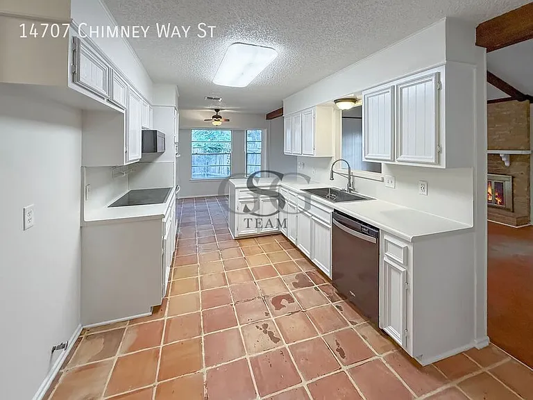 14707 Chimney Way St — Photo 31