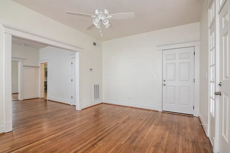 1 bed, 1.0 bath, 680 sqft, $1,200 — Photo 4