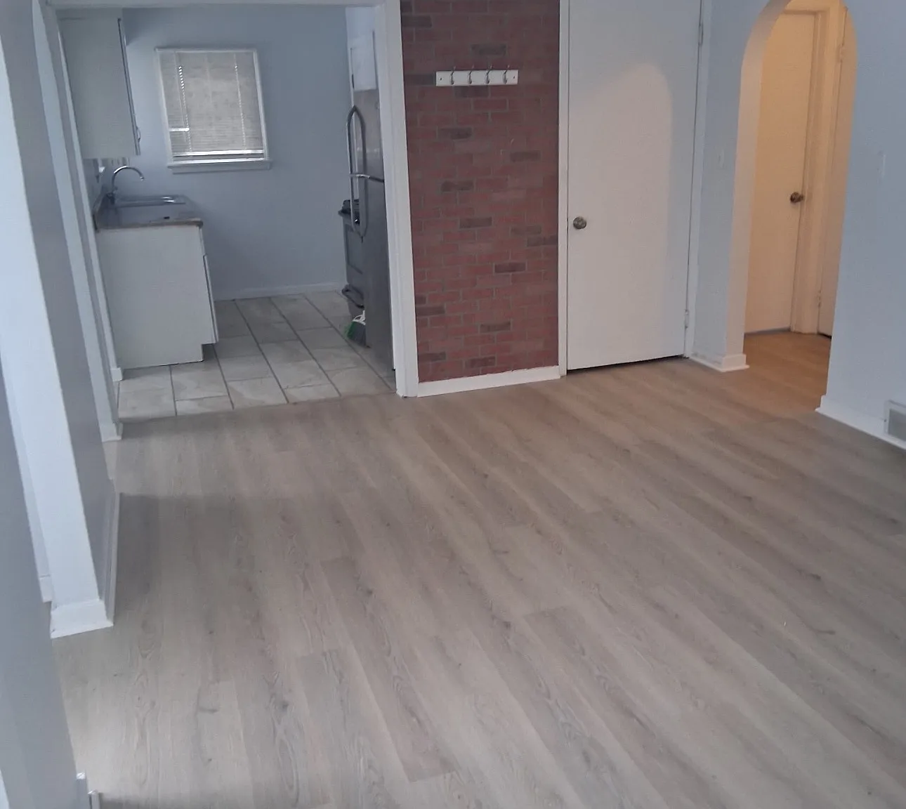 3 bed, 846 sqft, $1,400 — Photo 2