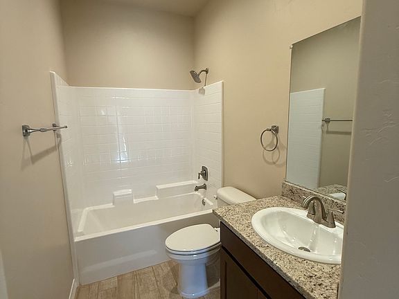 5th image of 3847 Irving St #A & B