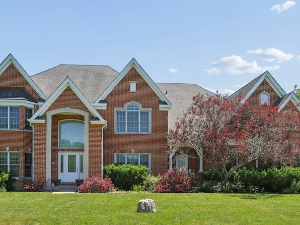 39571 Orchard Bluff Ln, Wadsworth, IL 60083