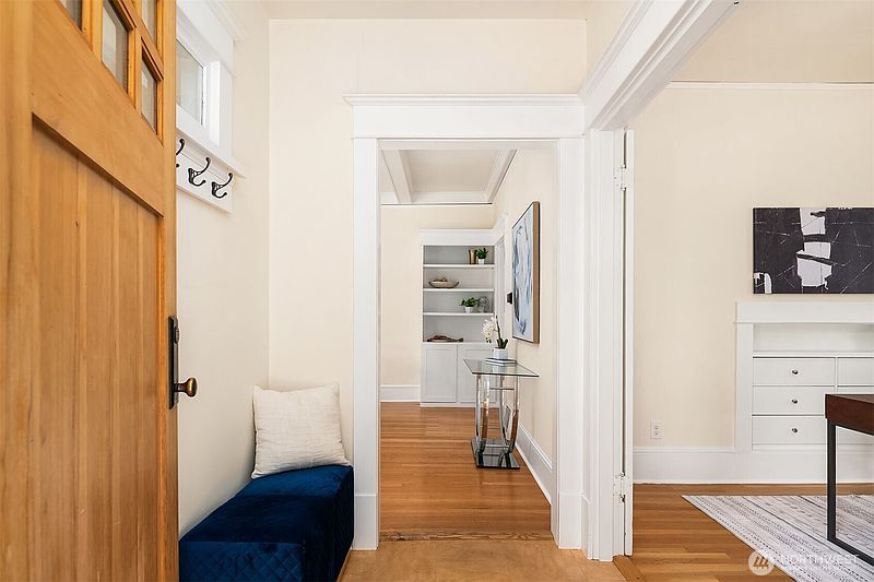 2nd image of 4663 1st Avenue NE