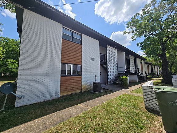 3rd image of 3701 Wesley Dr #3709