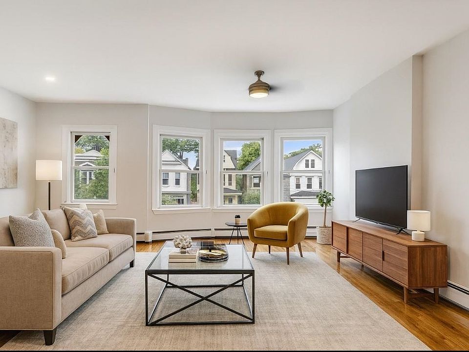 1st image of 240 Harrison Ave #2