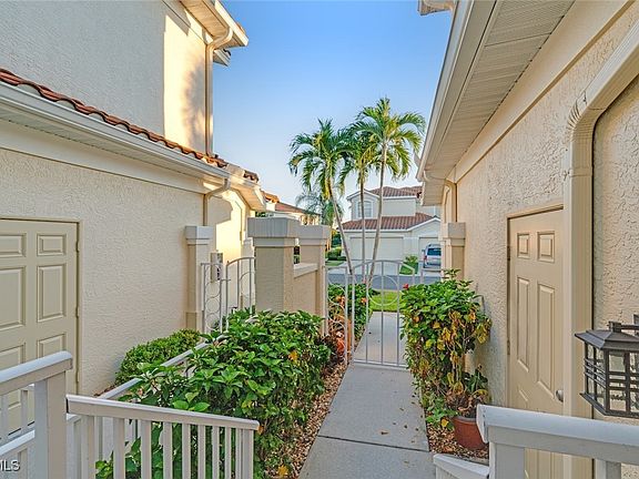 3rd image of 15048 Tamarind Cay Ct APT 605
