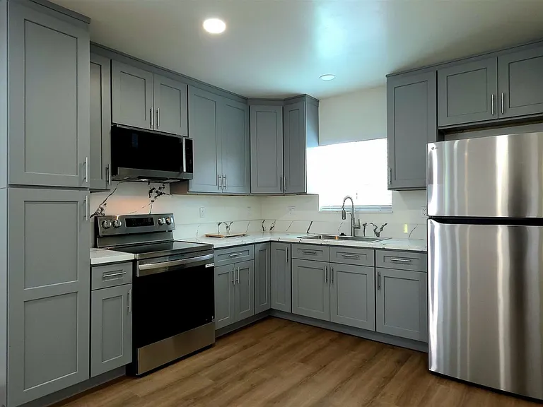 8836 Valencia St — Photo 24