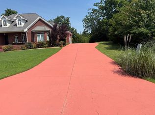 396 Woodlake Blvd, Tazewell, TN 37879