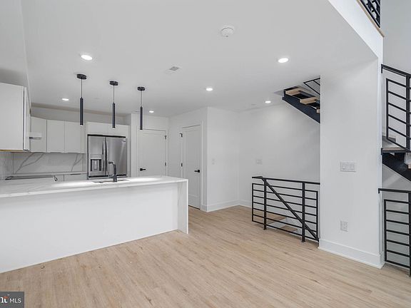 3rd image of 2617 E Boston St #2