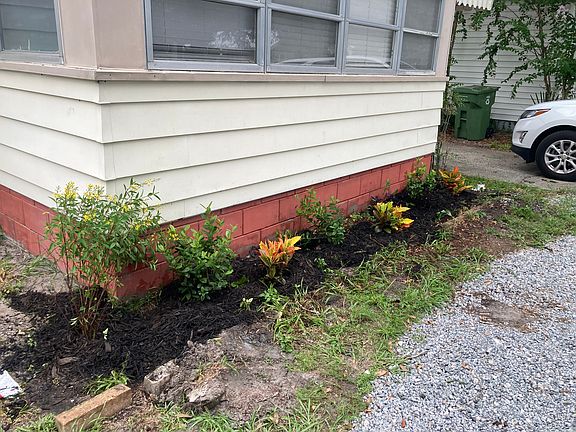 2nd image of 306 W Hilda St