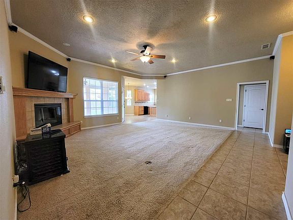5th image of 901 Saunders Dr