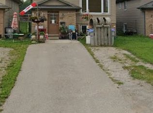 212 Ewart St, Strathroy Caradoc, ON N7G4G6