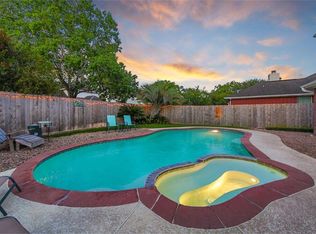 4406 Blooming Garden Ct, League City, TX 77573