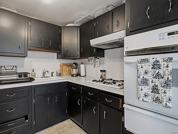 4th image of 37 Beck Avenue