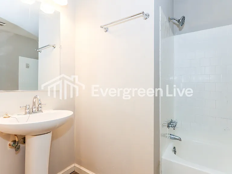 2910 Celeste Dr — Photo 14