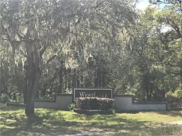 5093 Shorewood Dr, Dade City, FL 33523