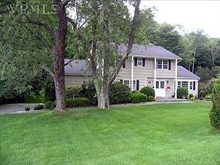1st image of 41 Hidden Hollow Ln