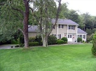 41 Hidden Hollow Ln, Millwood, NY 10546