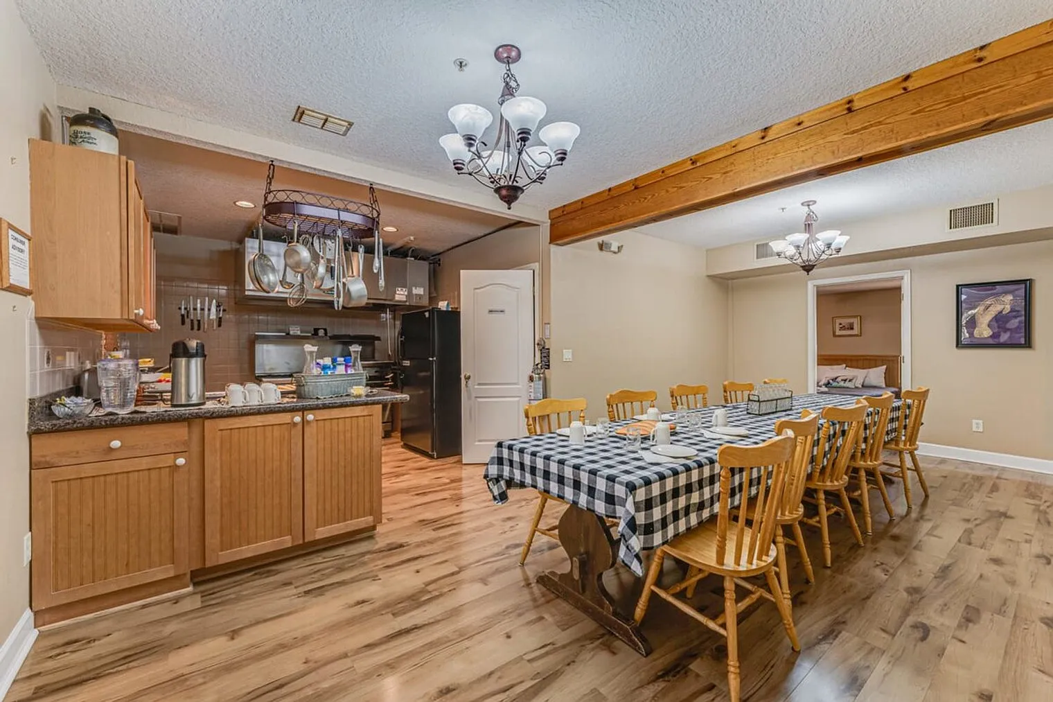 1 bed, 1.0 bath, $2,205 — Photo 2