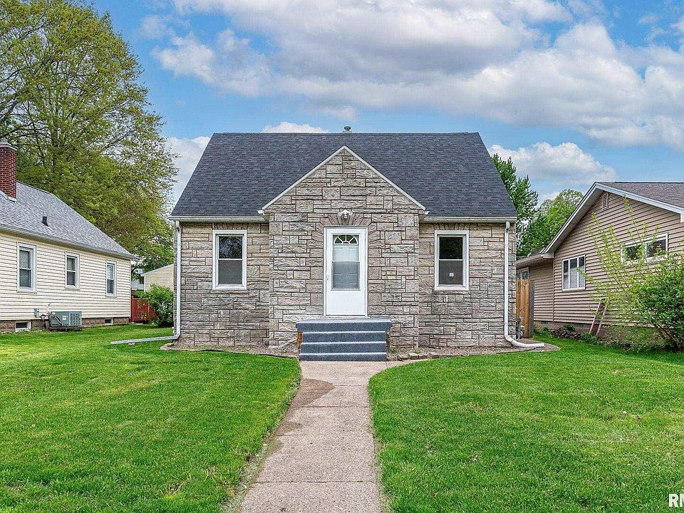 1st image of 207 W 31st St