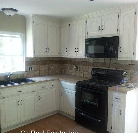 2nd image of 332 N Downey Ave