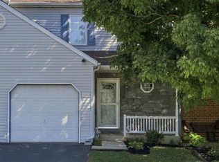 116 Parklawn Ct, Lancaster, PA 17601