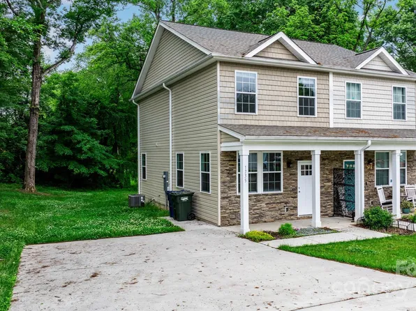 1735 15th Street Pl NE, Hickory, NC 28601