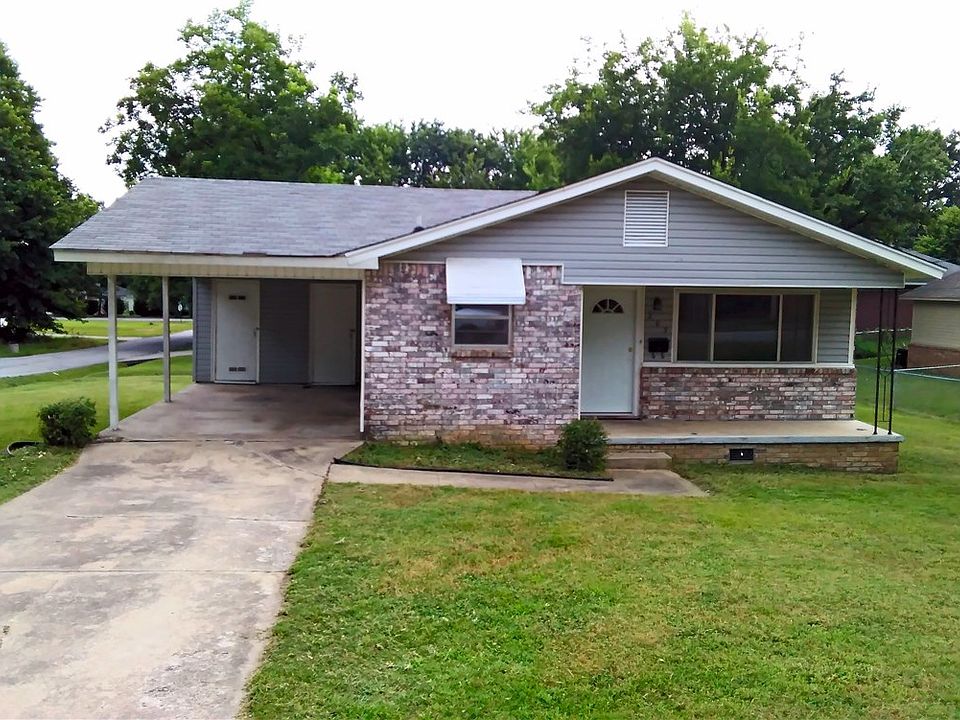 1st image of 203 S 14th St