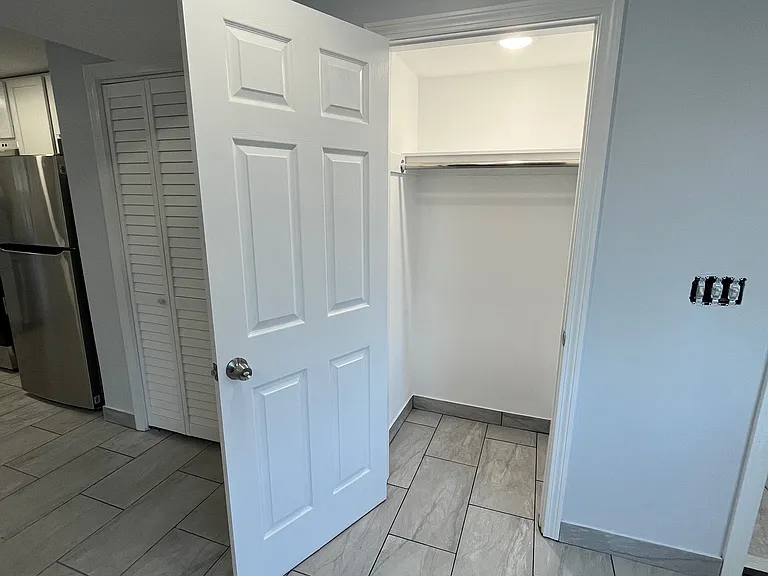 200 Bulgarmarsh Rd #B2 — Photo 9