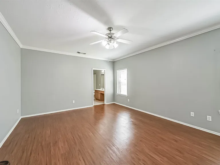 8726 Old Maple Ln — Photo 18