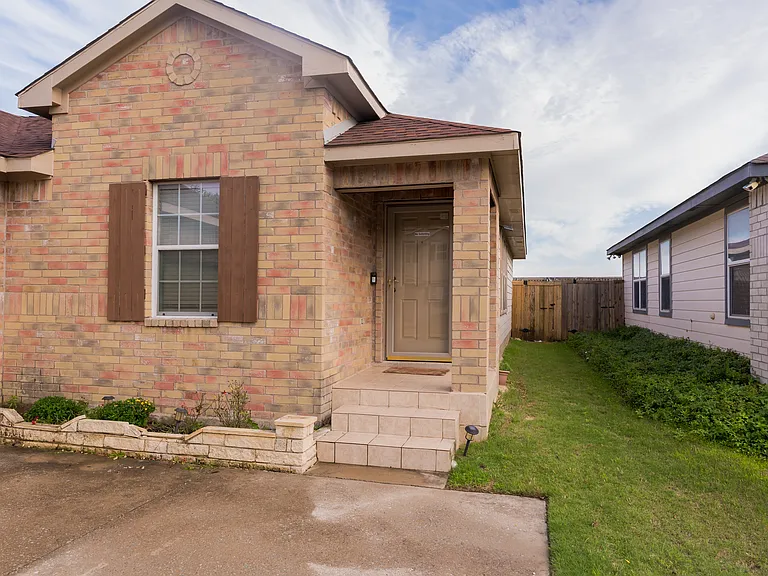 7009 Bountiful Grove Dr — Photo 3