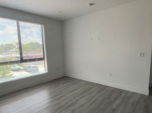 859 E 24th St #201