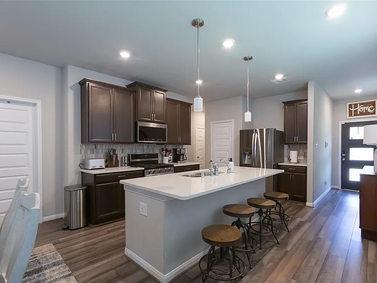 7058 Silverleaf Oak St — Photo 3