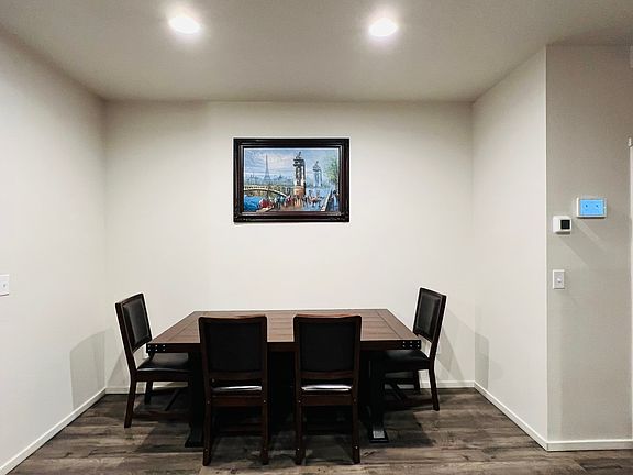 3rd image of 720 NE 138th Pl