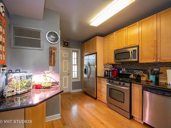 3rd image of 2707 W Albion Ave APT 1