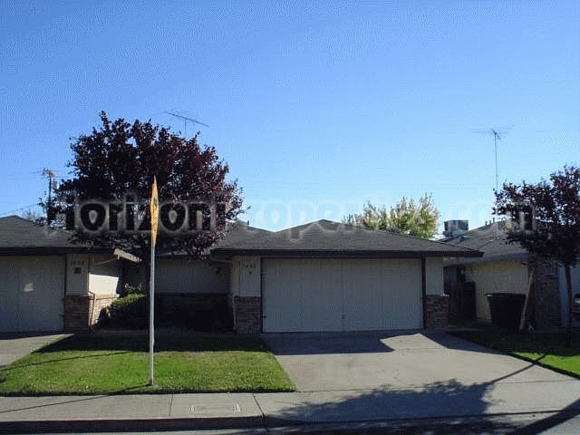 (1) : 1808A Cirby Way Roseville, CA