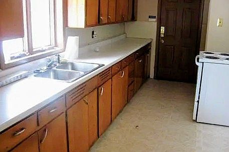 4th image of 511 Payton Ave