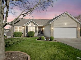18 Santa Fe Trail Ct, Saint Peters, MO 63376