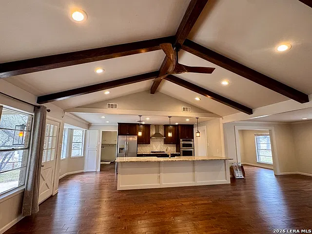 3 bed, 2.0 bath, 2116 sqft, $3,100 — Photo 3