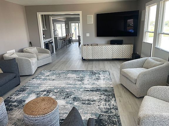 5th image of 1702 W Pelican Dr