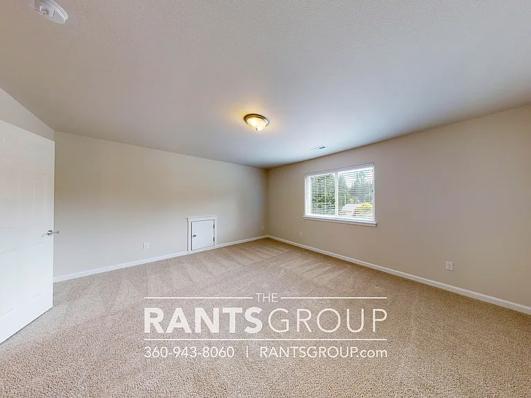 5212 Marian Dr NE — Photo 32
