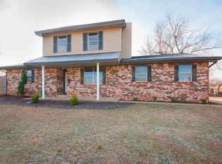 508 NE 20th St, Moore, OK 73160