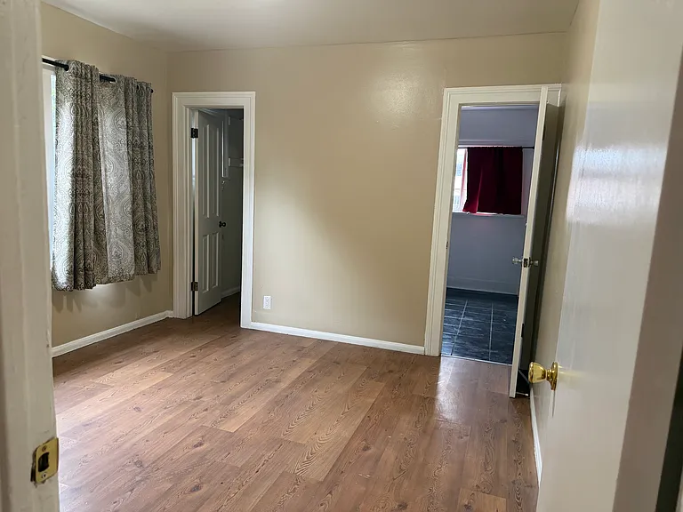 1366 E Villa St — Photo 8