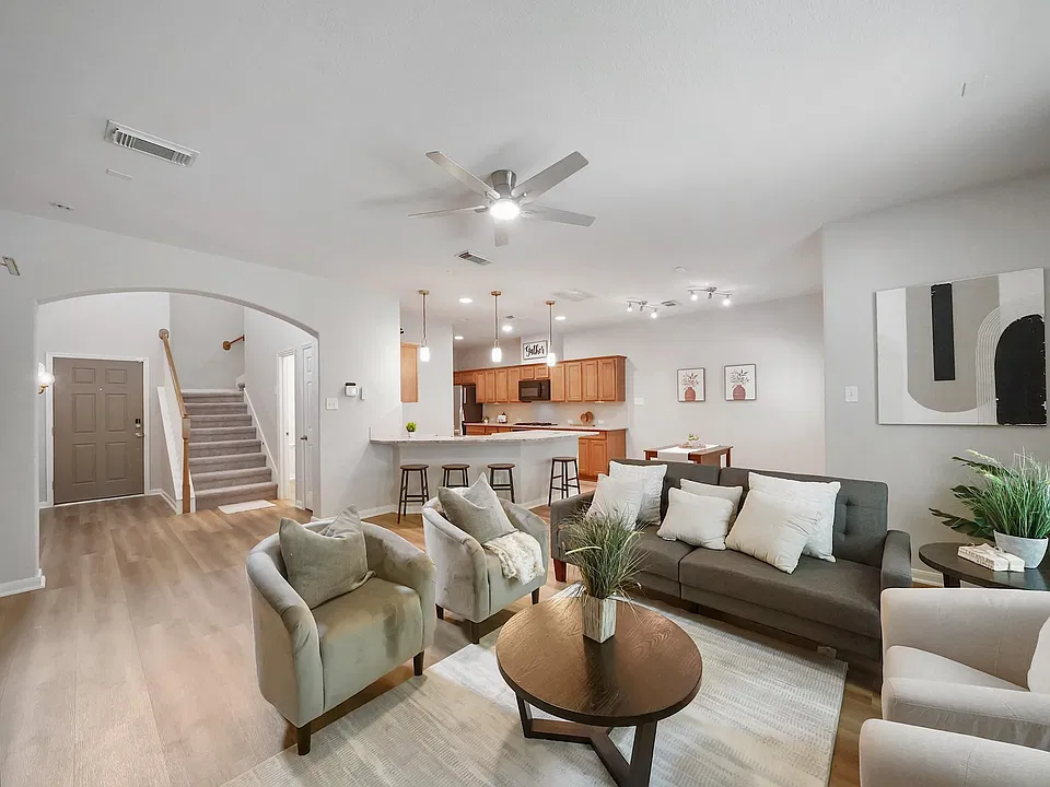 17814 Arapaho Hill Ln