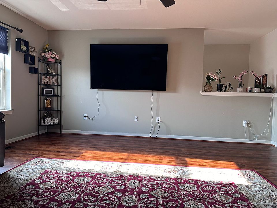 1st image of 424 Brigantine Ct #144
