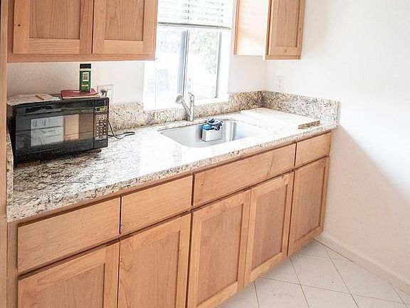 5th image of 831 Glendale Blvd APT 5