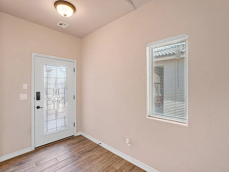 852 Lemington St — Photo 3